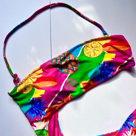 NWT Blackbough Poppy Cut One Piece in Tropical Island Tiki Print Cheeky Fit 🌸 - Picture 4 of 16